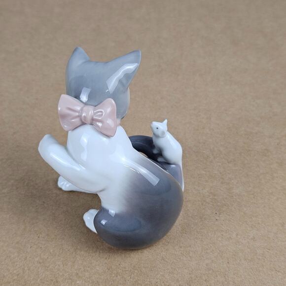 Lladro Cat And Mouse Porcelain Figurine Handmade in Spain Pink Bow Decor Gray - Picture 4 of 9